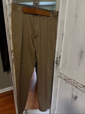 Haggar Classic Straight Khaki Chino Pants 32 x 32
